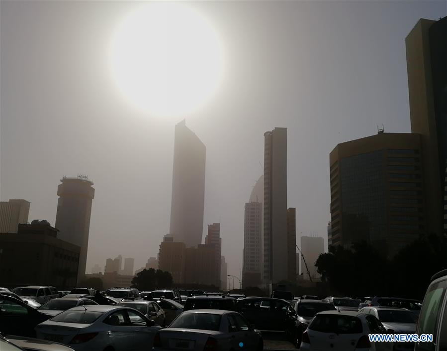 KUWAIT-KUWAIT CITY-DUST