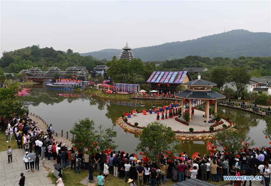 CHINA-GUANGXI-SANYUESAN-FESTIVAL-CELEBRATIONS (CN)