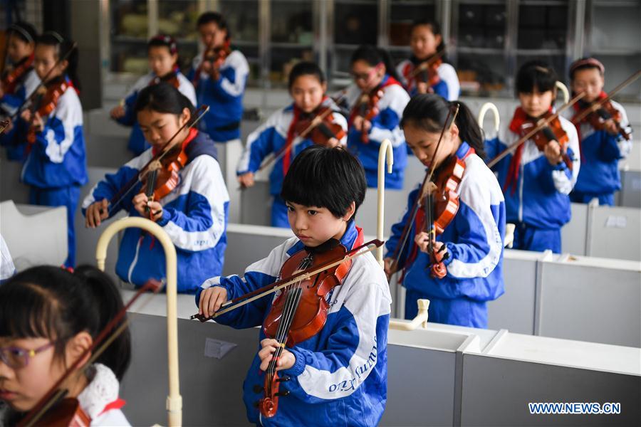 CHINA-JIANGSU-HUANGQIAO-VIOLIN-MANUFACTURE (CN)