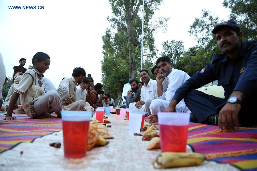 PAKISTAN-ISLAMABAD-RAMADAN-IFTAR