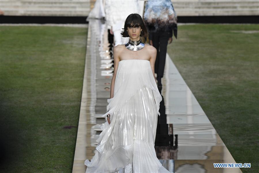 FRANCE-PARIS-FASHION-HAUTE COUTURE-GIVENCHY