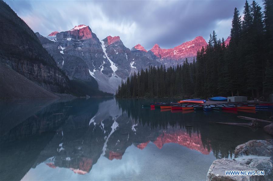 CANADA-ROCKY MOUNTAINS-SUMMER-SCENERY