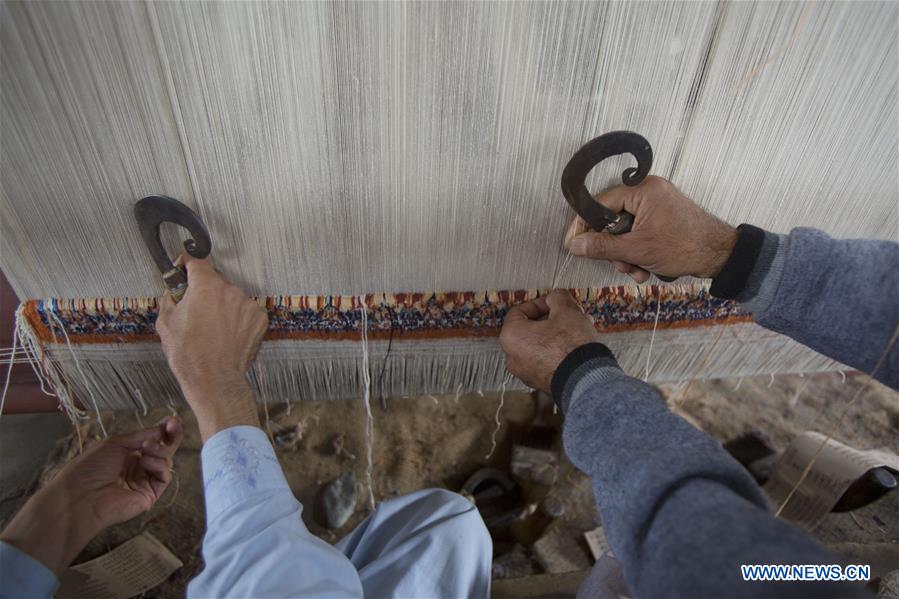 INDIAN-CONTROLLED KASHMIR-SRINAGAR-CARPET WEAVING