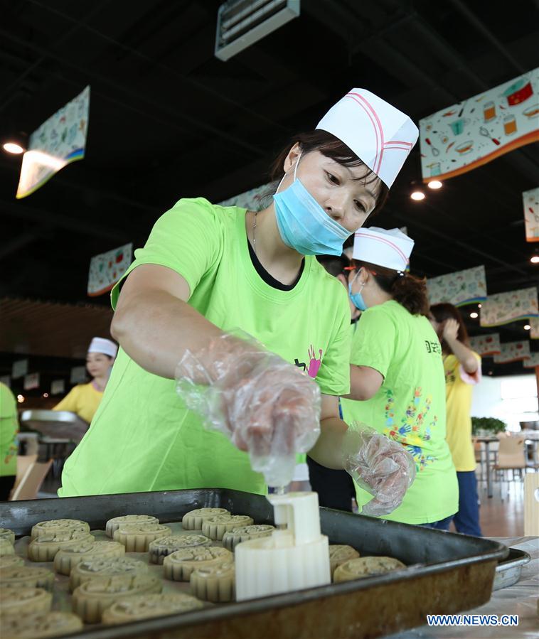 #CHINA-HEBEI-GU'AN-MID-AUTUMN FESTIVAL-MOONCAKE (CN)