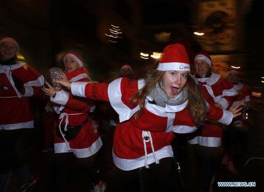 SWITZERLAND-BERN-SANTA RUN