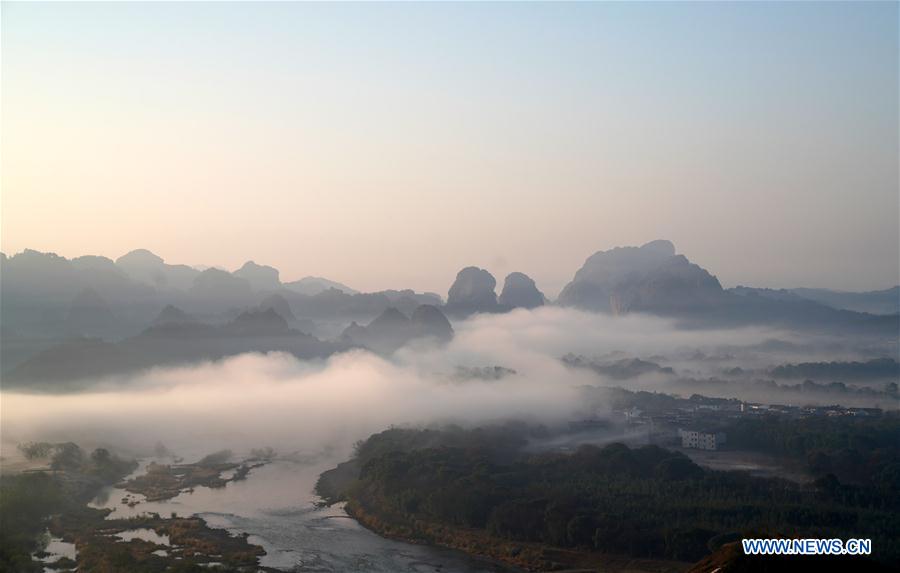 CHINA-JIANGXI-LONGHU MOUNTAIN-FOG-SCENERY(CN)