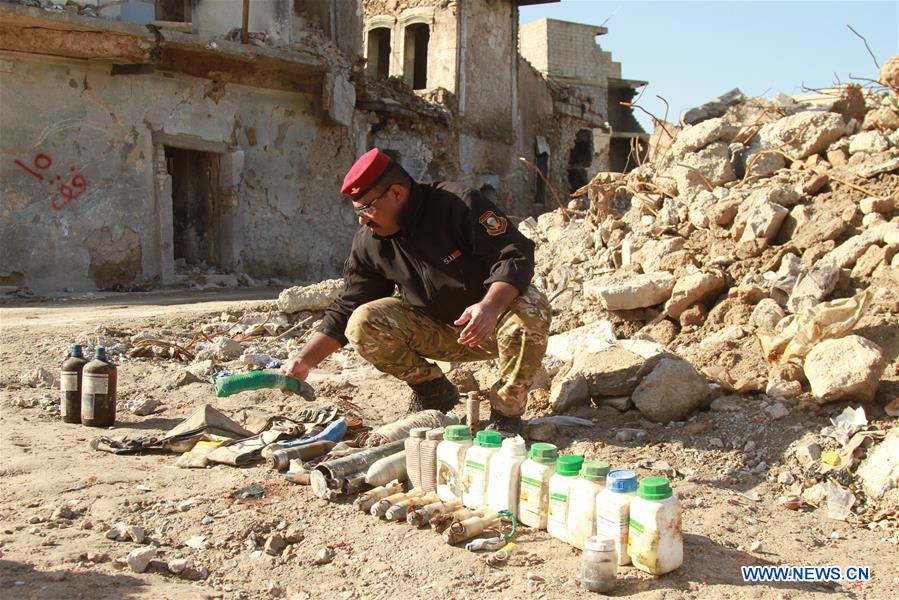 IRAQ-MOSUL-EXPLOSIVES-CLEARING