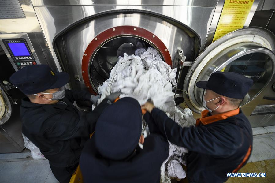 CHINA-NINGXIA-TRAIN-BEDDING-CLEANING (CN)