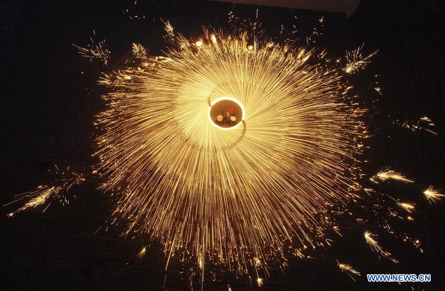 #CHINA-HEBEI-LANTERN FESTIVAL-MOLTEN IRON FIREWORKS (CN)