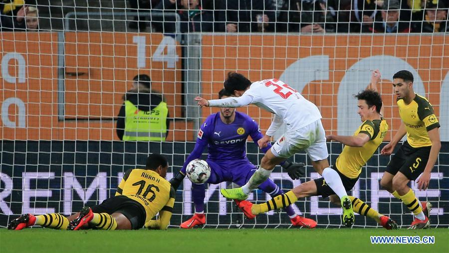 (SP)GERMANY-AUGSBURG-SOCCER-BUNDESLIGA-AUGSBURG VS DORTMUND