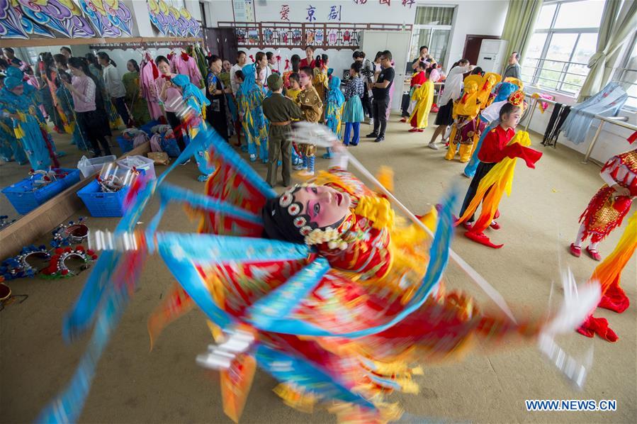 XINHUA PHOTOS OF THE DAY