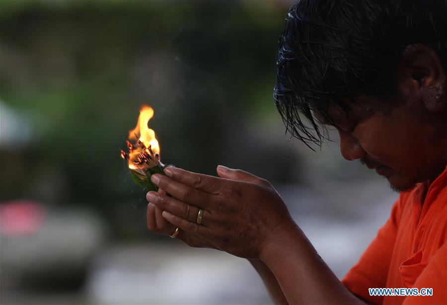 NEPAL-KATHMANDU-BOL BOM PILGRIMAGE