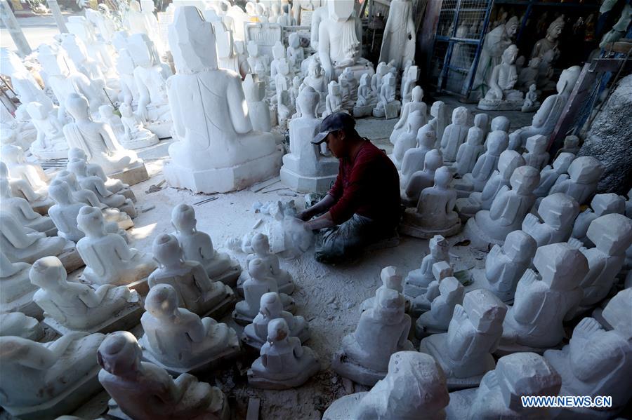 MYANMAR-MANDALAY-MARBLE SCULPTURE-CARVING 