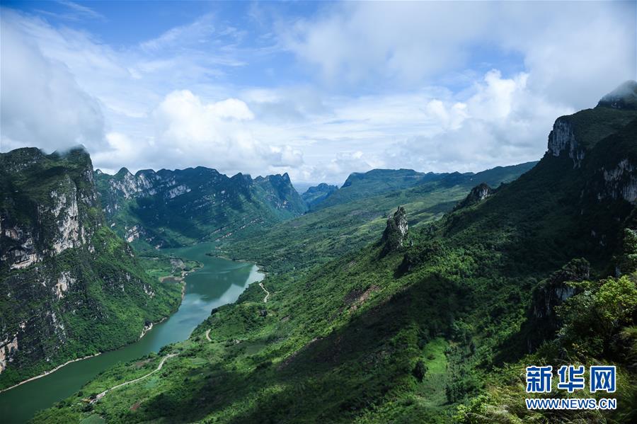 （美丽中国）（2）雄浑北盘江 景色美如画