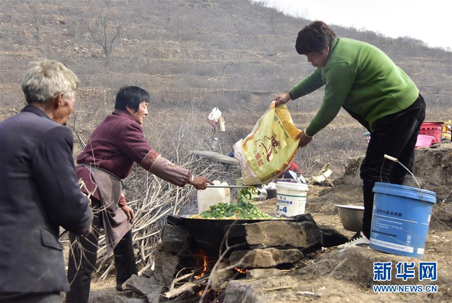 （在习近平新时代中国特色社会主义思想指引下——新时代新作为新篇章·图文互动）（3）“困难面前有我们”——太行山革命老区一个小山村的蝶变