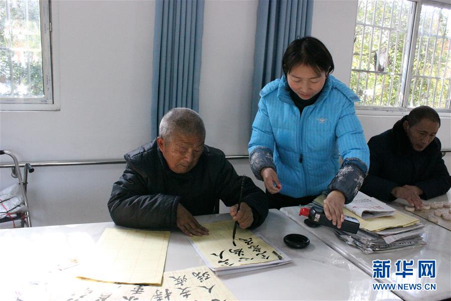 （在习近平新时代中国特色社会主义思想指引下——新时代新作为新篇章·总书记关切脱贫事·图文互动）（3）医疗扶贫，照亮贫困家庭的明天