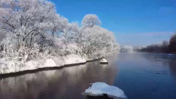 跨越山海，他把“童话世界”送给就地过年的你！